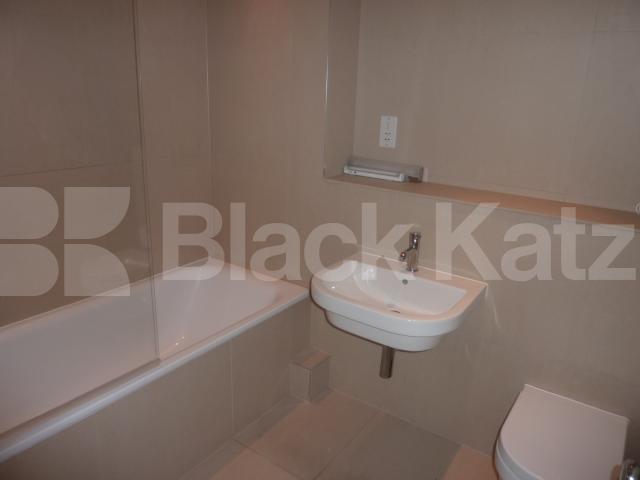 			FANTASTIC 4 BED IN WC1!, 4 Bedroom, 1 bath, 1 reception Flat			 Swinton Street , KINGS CROSS